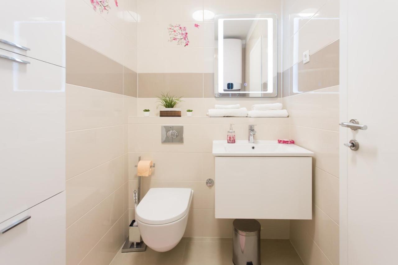 Iris Apartment Private Parking Spalato Esterno foto